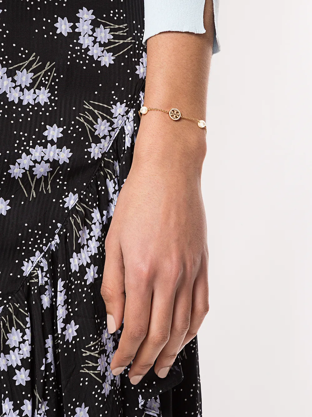 Women Tory Burch CRYSTAL PEARL DELICATE LOGO BRACELET - Image 2